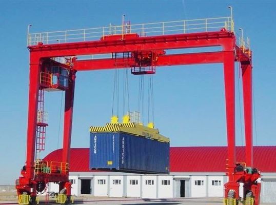 Op zwaar werk berekende 5 - van de de Bandbrug van 500t RTG de Rubber in dozen gedane vorm Crane For Outdoor