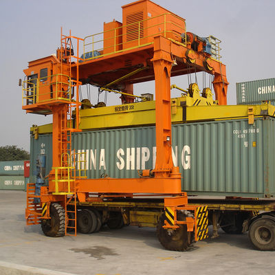 De Kraanrtg Model30ton Dubbele Straal op wielen van de Container Rubberband